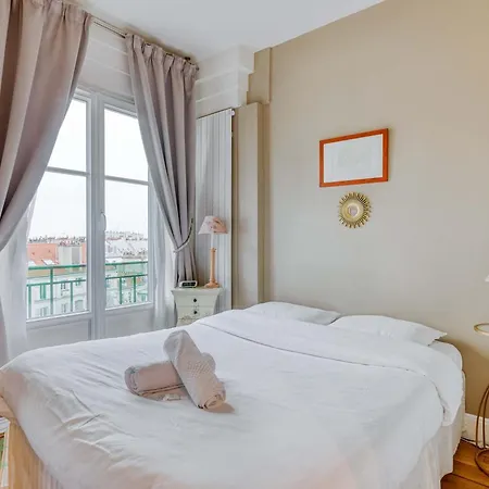 Le Boursault - Stunning Penthouse, Terrace, Parking Parigi